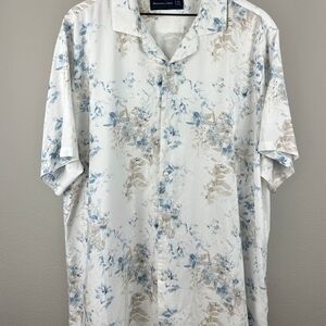 Abercrombie & Fitch Men's Floral Shirt - White, Blue, and Tan